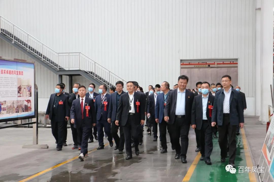 林州市人大代表团到河南凤宝重工科技有限公司观摩调研