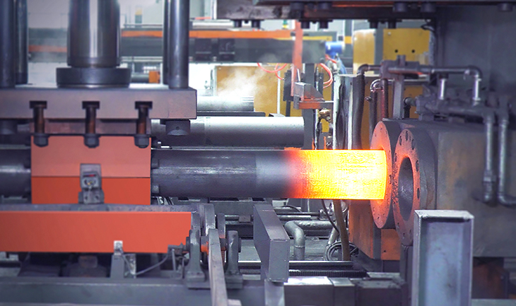 >Hot-expansion integrated axle body forming